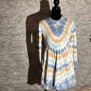 NWT Rue 21 tie dye dress has 2 side pockets size small